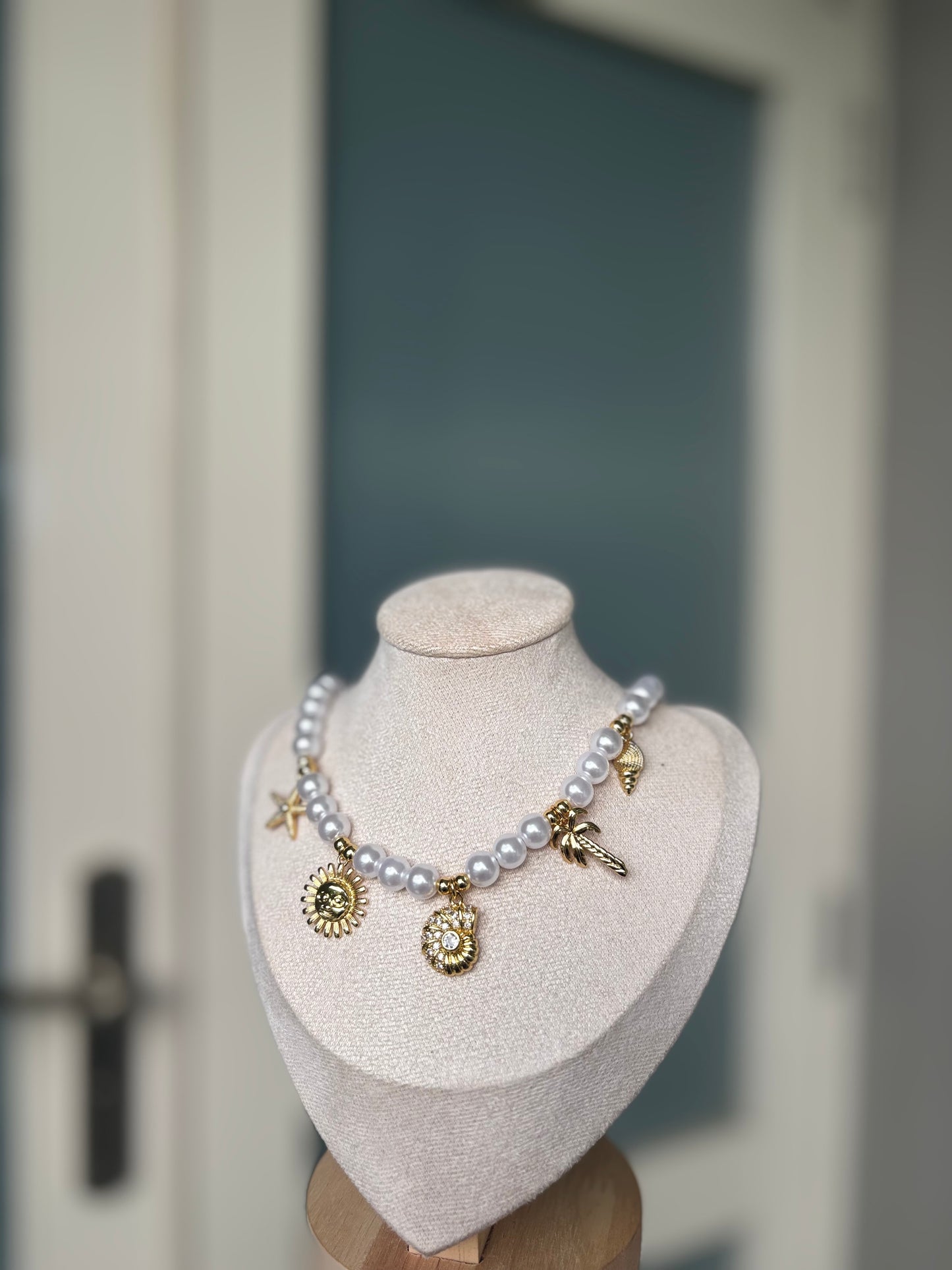 PEARLY CHARM NECKLACE