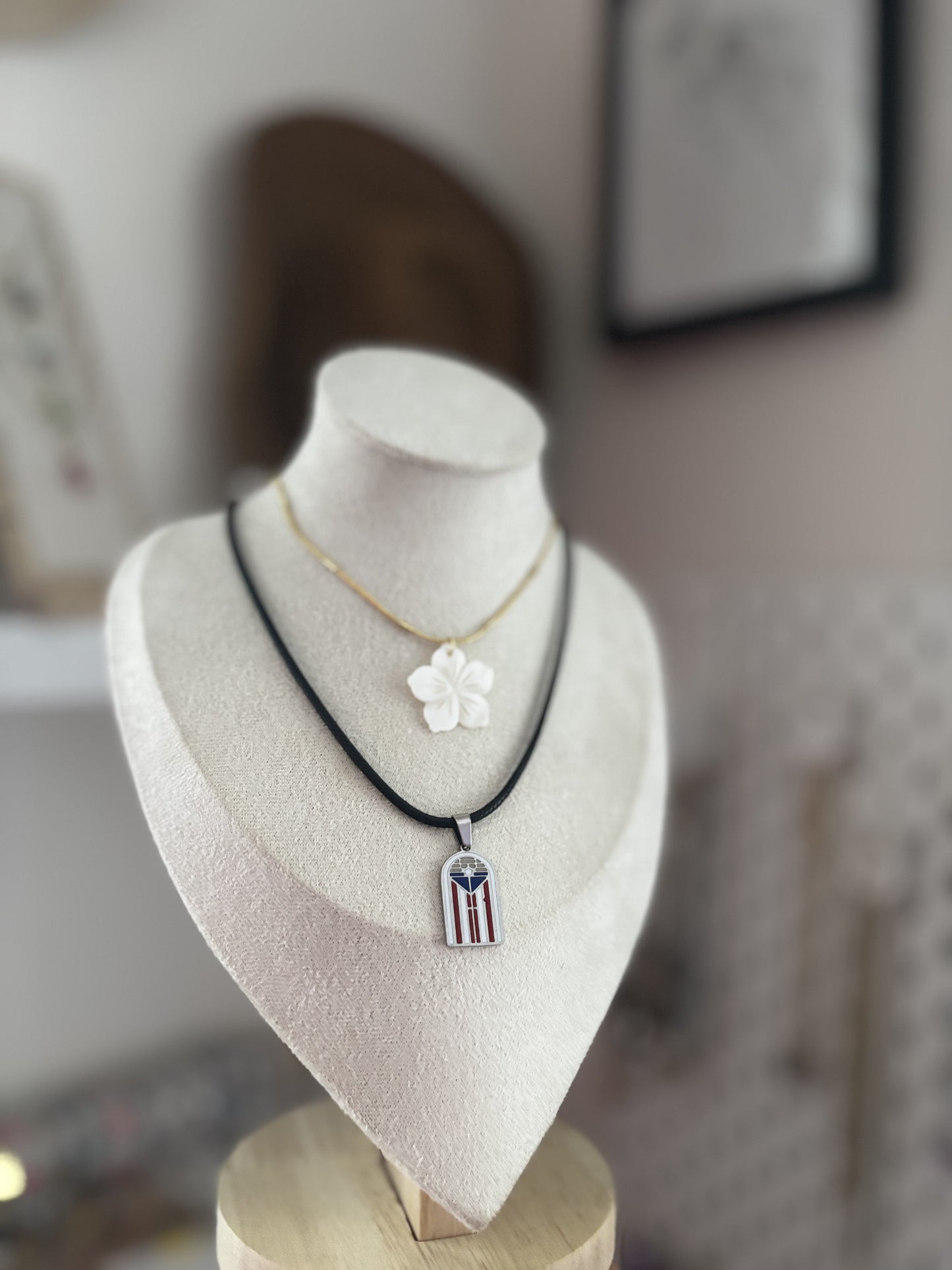 PR DOOR NECKLACE