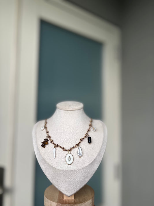 FLOWER CHARMS NECKLACE