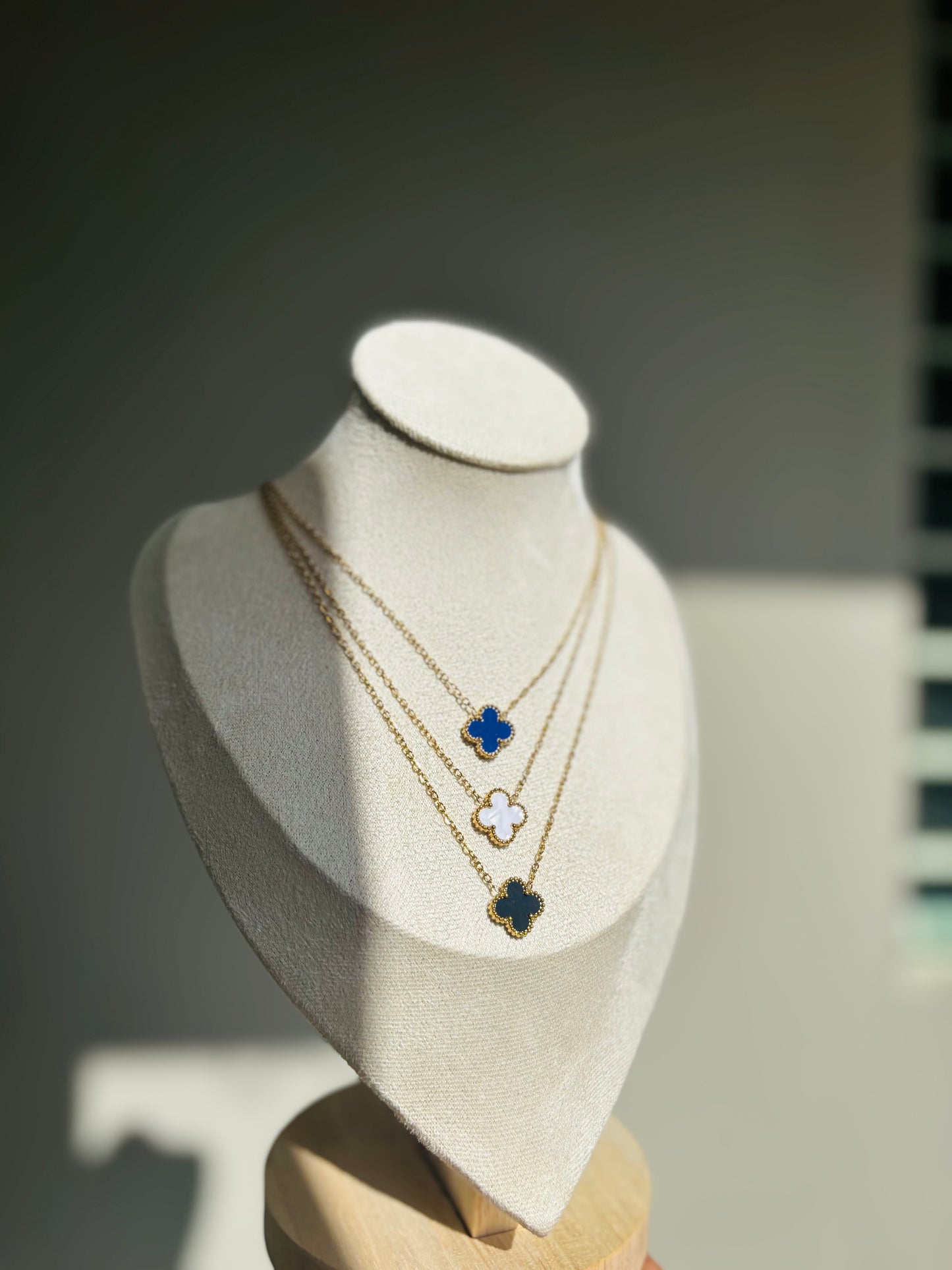 CLOVER NECKLACE