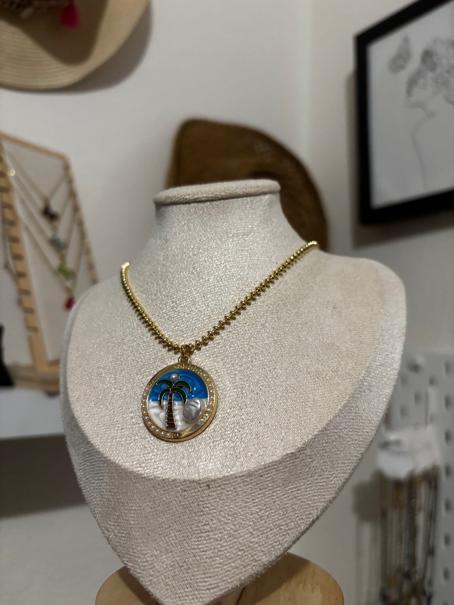 Bajo un palmar Necklace