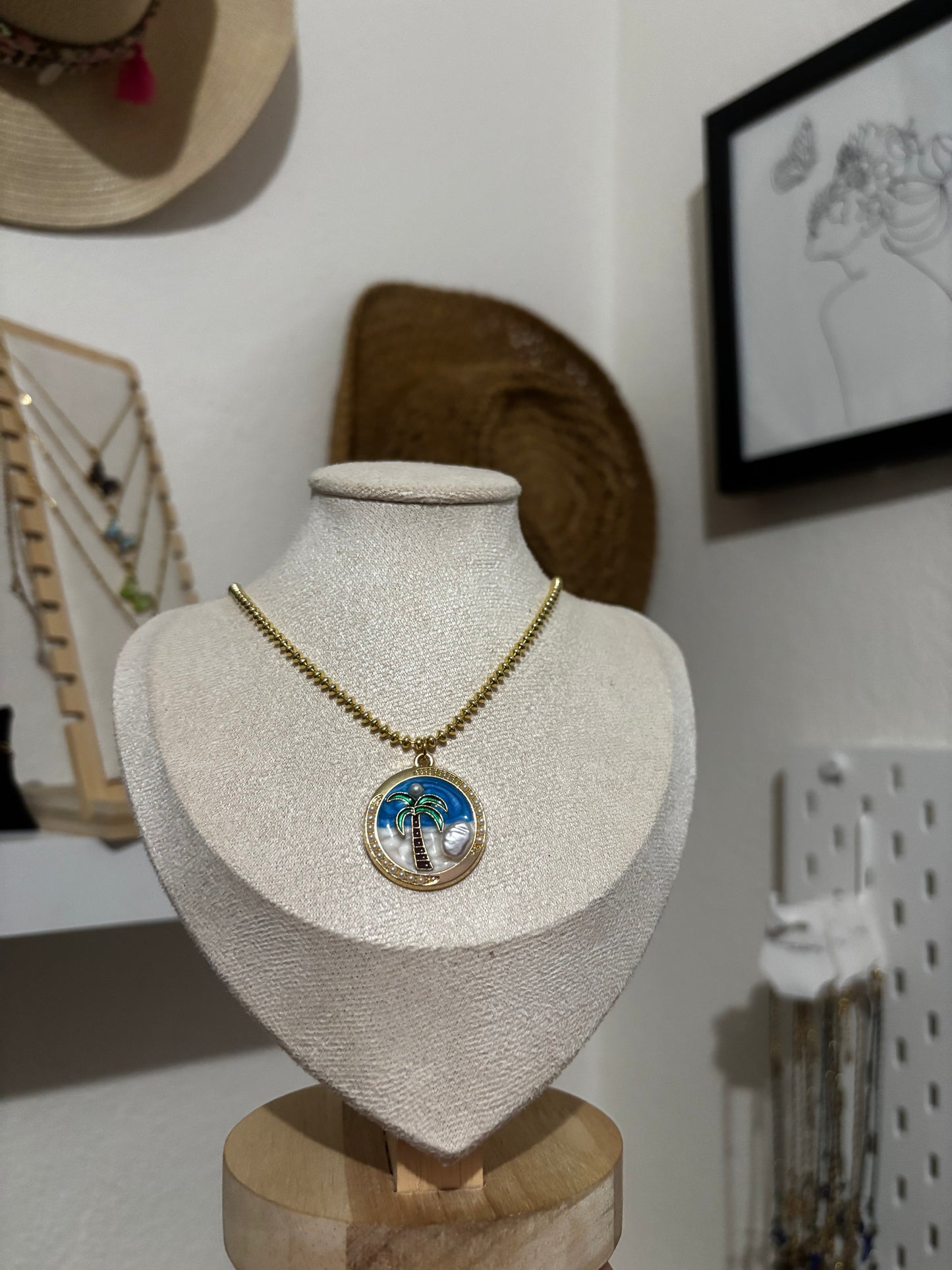 Bajo un palmar Necklace